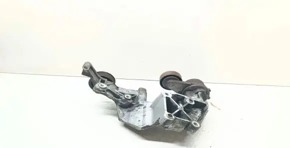 KIA Sportage Generator/alternator bracket 
