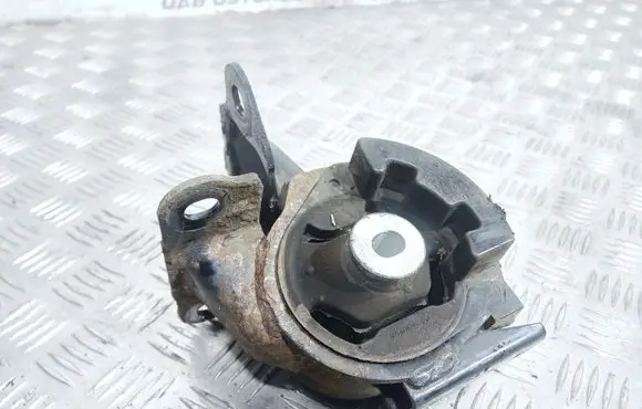 Mazda CX-7 Engine mount bracket