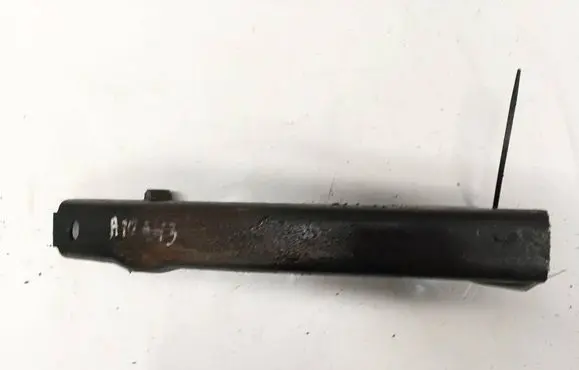 Peugeot 308 Engine mounting bracket 96571740a