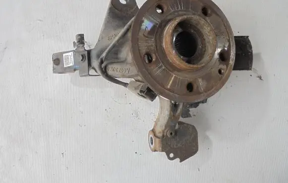 Mercedes-Benz Vito Viano W447 Front wheel hub spindle knuckle A4473300120