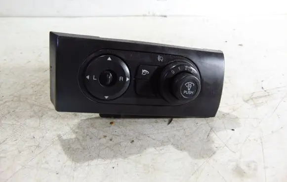 Chevrolet Captiva Wing mirror switch
