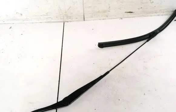 Opel Astra H Front wiper blade arm 13111220LH
