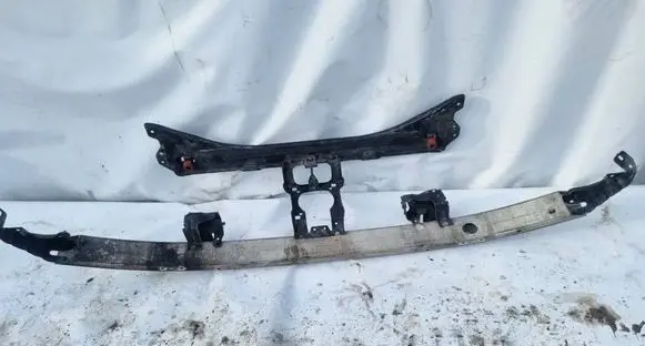 Mercedes-Benz E W211 Front bumper cross member 