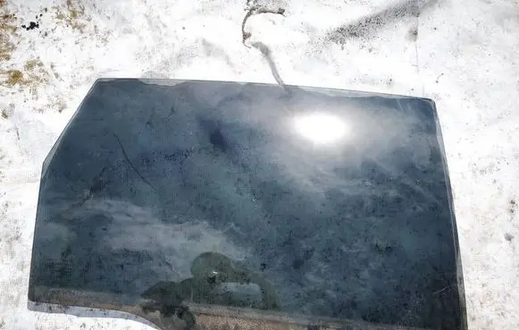 Honda CR-V Rear door window glass as3