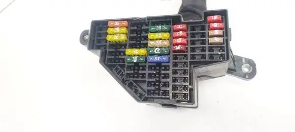 Volkswagen Golf V Fuse box set
