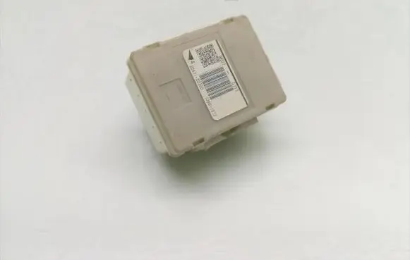 Toyota Avensis T270 Fuse box set 82671-20350 7386-1572
