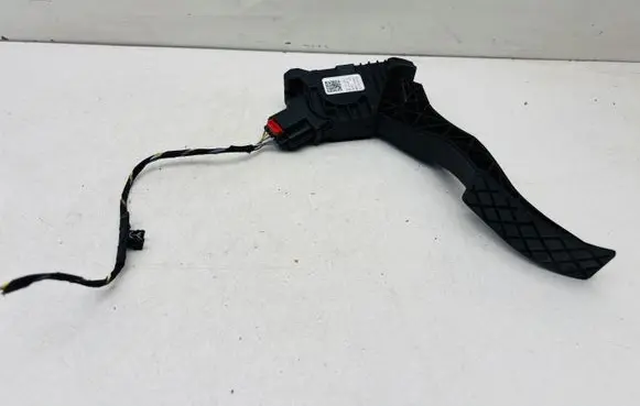 Skoda Superb B8 (3V) Accelerator throttle pedal 5Q1723503H 6PV01062111