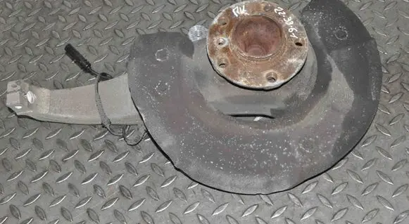Front wheel hub