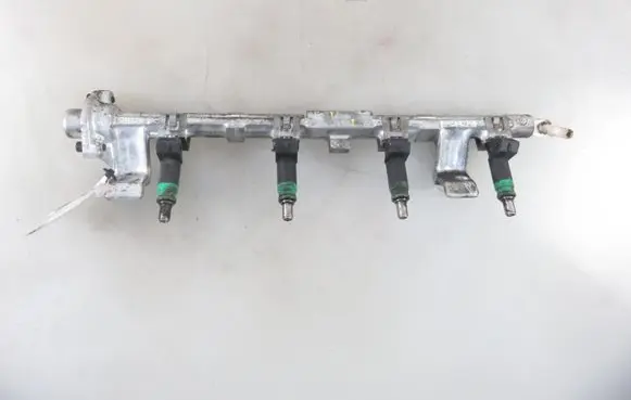 Ford Focus Fuel main line pipe 9D2809H487 98MFBB