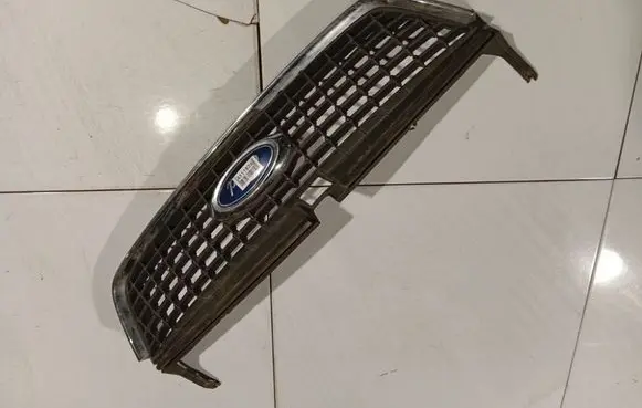 Ford Mondeo MK IV Front grill 7S718200A