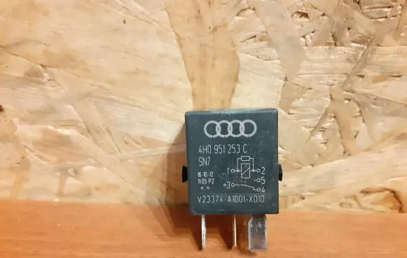 Volkswagen Touran III Other relay 4H0951253C 163