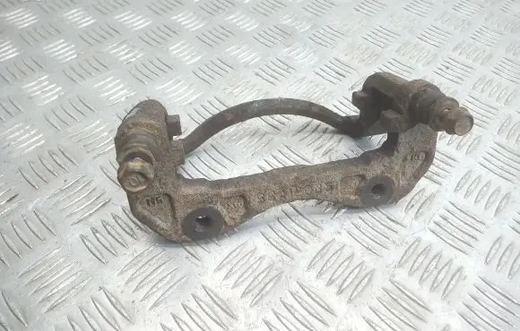 Hyundai Trajet Front Brake Caliper Pad/Carrier 