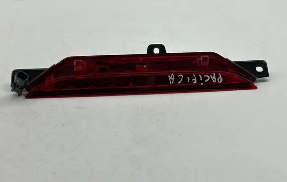 Chrysler Pacifica Third/center stoplight 68228795AB 430401 3006114