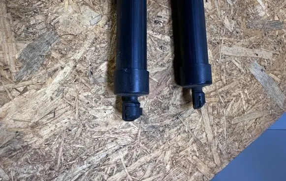 Jaguar F-Pace Tailgate strut 