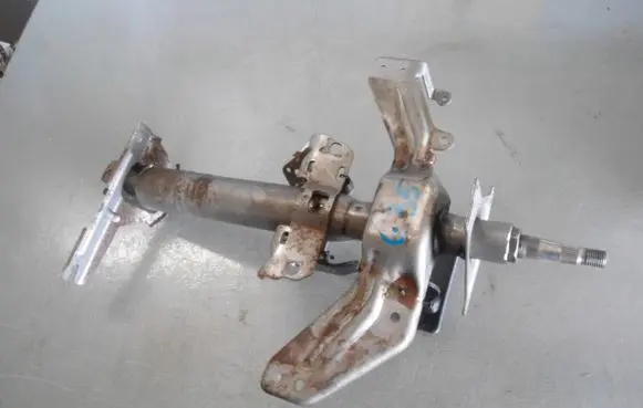 Infiniti Q45 III Steering wheel axle
