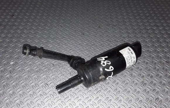 Volkswagen Touran I Headlight washer pump 3B7955681
