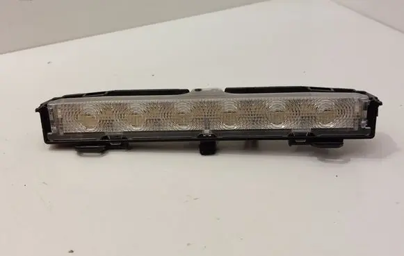 Volkswagen Jetta VI Third/center stoplight 01051200