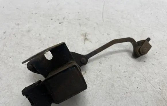 Mercedes-Benz E W211 Headlight/headlamp level sensor A0105427717