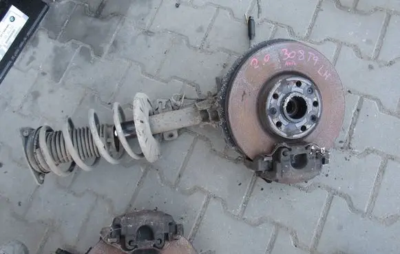 Peugeot 308 Front wheel hub spindle knuckle 9807791380