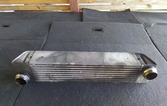 BMW 7 E65 E66 Intercooler radiator