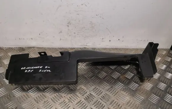 Jeep Grand Cherokee Intercooler air guide/duct channel M161098A