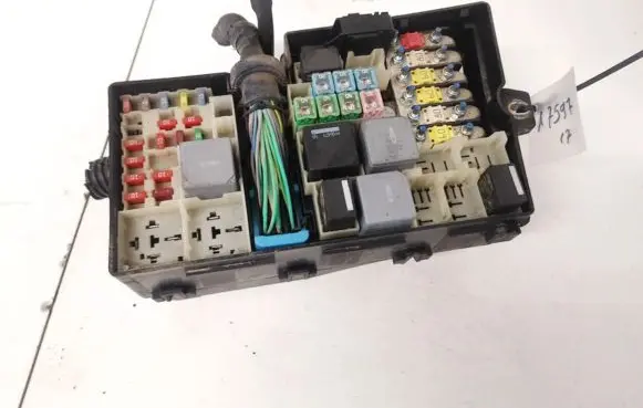 Ford Focus Fuse box set 6n5t14k733dhb 3m5t-14a067-bc
