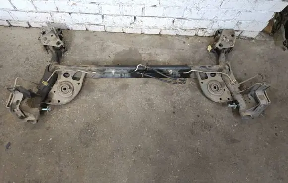 Nissan Pulsar Rear axle beam 