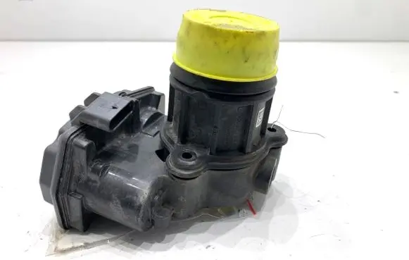 BMW 5 G30 G31 G38 Engine shut-off valve 8512452