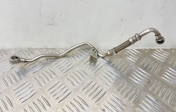 Audi A8 S8 D3 4E Turbo turbocharger oiling pipe/hose 057145771J