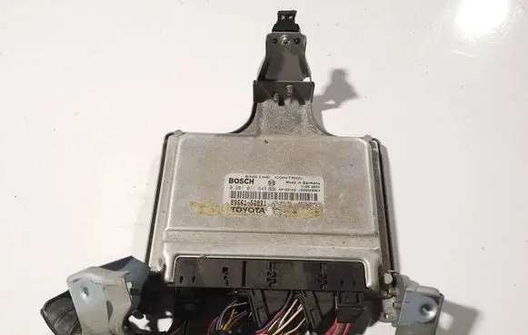 Toyota Yaris Engine control unit/module 896605c011