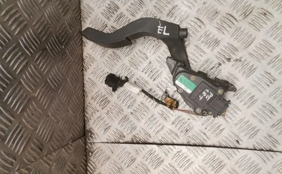 Volkswagen PASSAT B5 Accelerator throttle pedal 8d1721523a