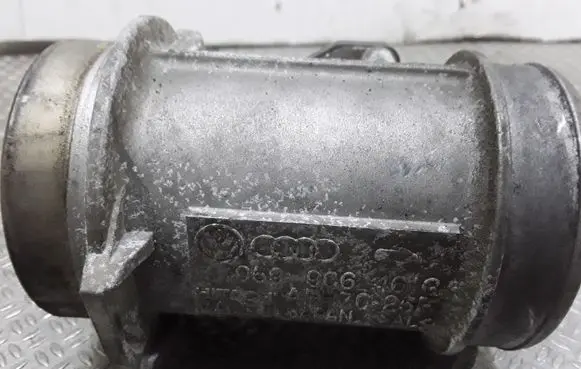 Audi A4 S4 B6 8E 8H Mass air flow meter 059906461G