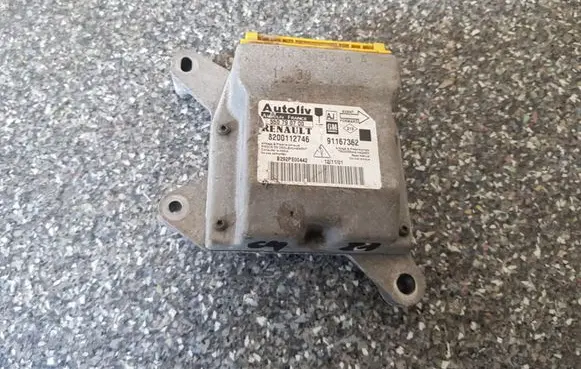 Renault Trafic II (X83) Airbag control unit/module 8200112746