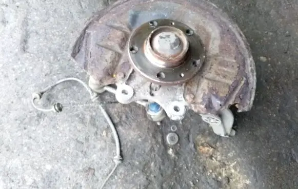 Peugeot 407 Rear wheel hub spindle/knuckle 