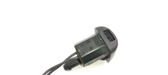 BMW 5 E60 E61 Windshield washer spray nozzle 61667132969 7132969 61667046060