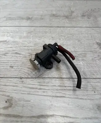 BMW 5 F10 F11 Turbo solenoid valve 8509323 3024421