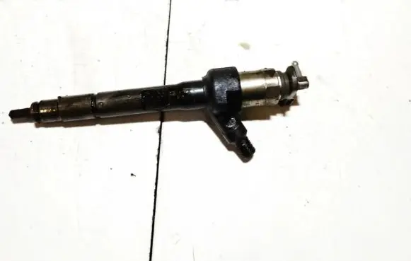 Fuel injector