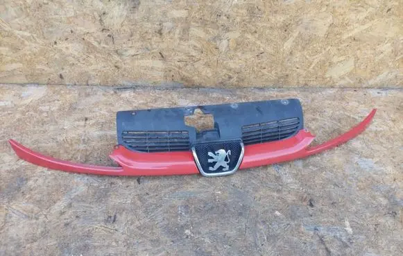 Peugeot 206+ Front bumper upper radiator grill ddddd