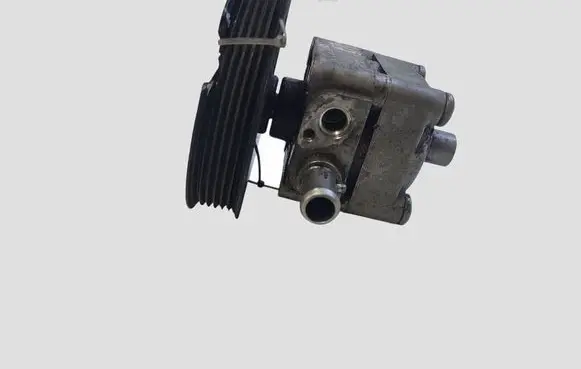Volvo V70 Power steering pump 7611332138