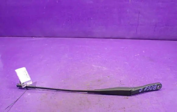 Opel Astra H Front wiper blade arm 13111220LH