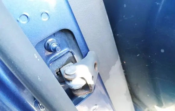 Ford Focus Rear door check strap stopper
