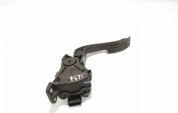 Renault Twingo II Accelerator throttle pedal 8200426241E