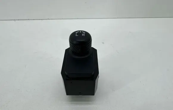 Suzuki Ignis Other switches/knobs/shifts 620210738T