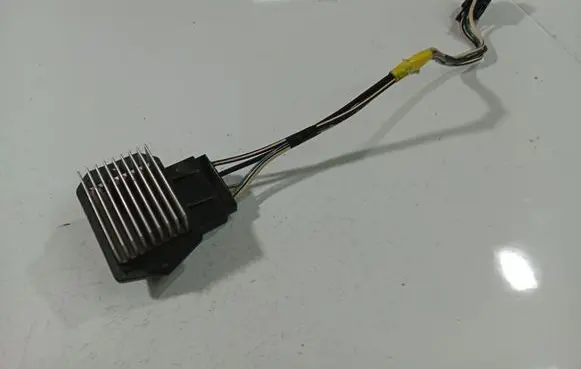 Toyota Avensis T250 Heater blower motor/fan resistor