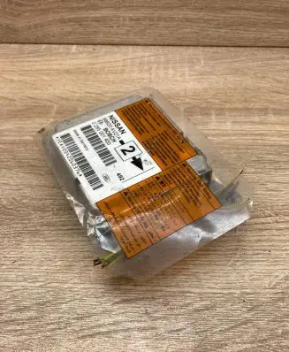 Nissan Primera Airbag control unit/module 98820AV21A 0285001420