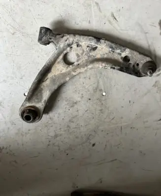 Toyota Yaris Front lower control arm/wishbone