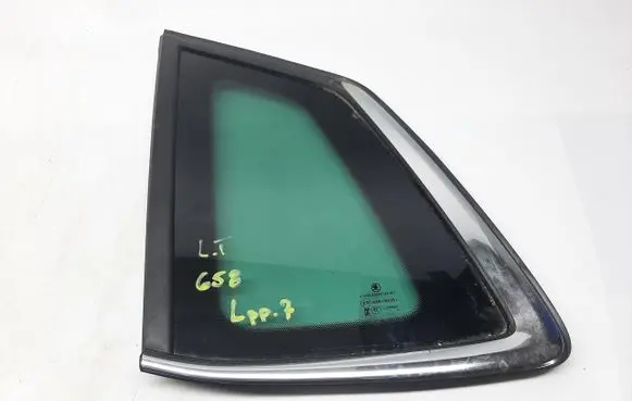Skoda Kamiq Rear side window 658845297