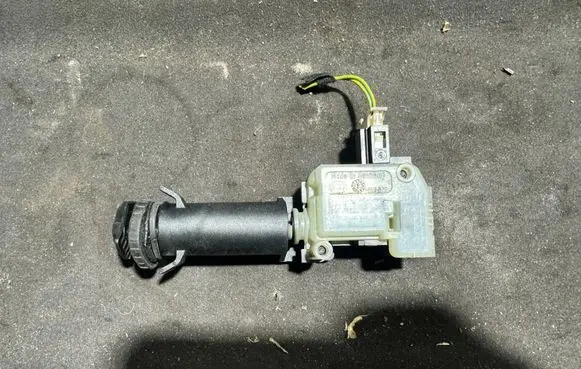 Mercedes-Benz A W169 Central locking motor A1698201414
