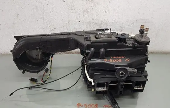 Peugeot 5008 Interior heater climate box assembly 96844931XT