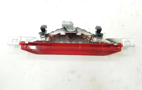 Toyota Corolla E120 E130 Third/center stoplight E111675